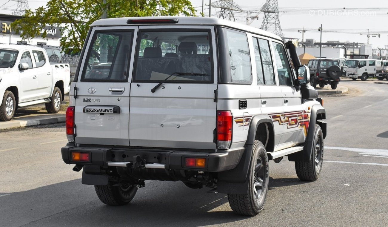 Toyota Land Cruiser Hard Top LC 76 Hardtop 4.0L V6 Petrol 5Doors