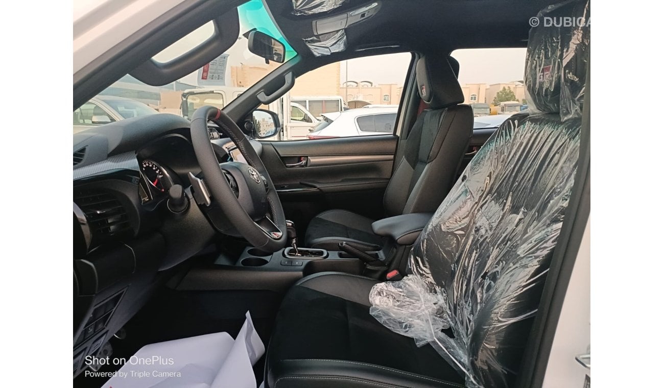 تويوتا هيلوكس GR Sport 4.0L