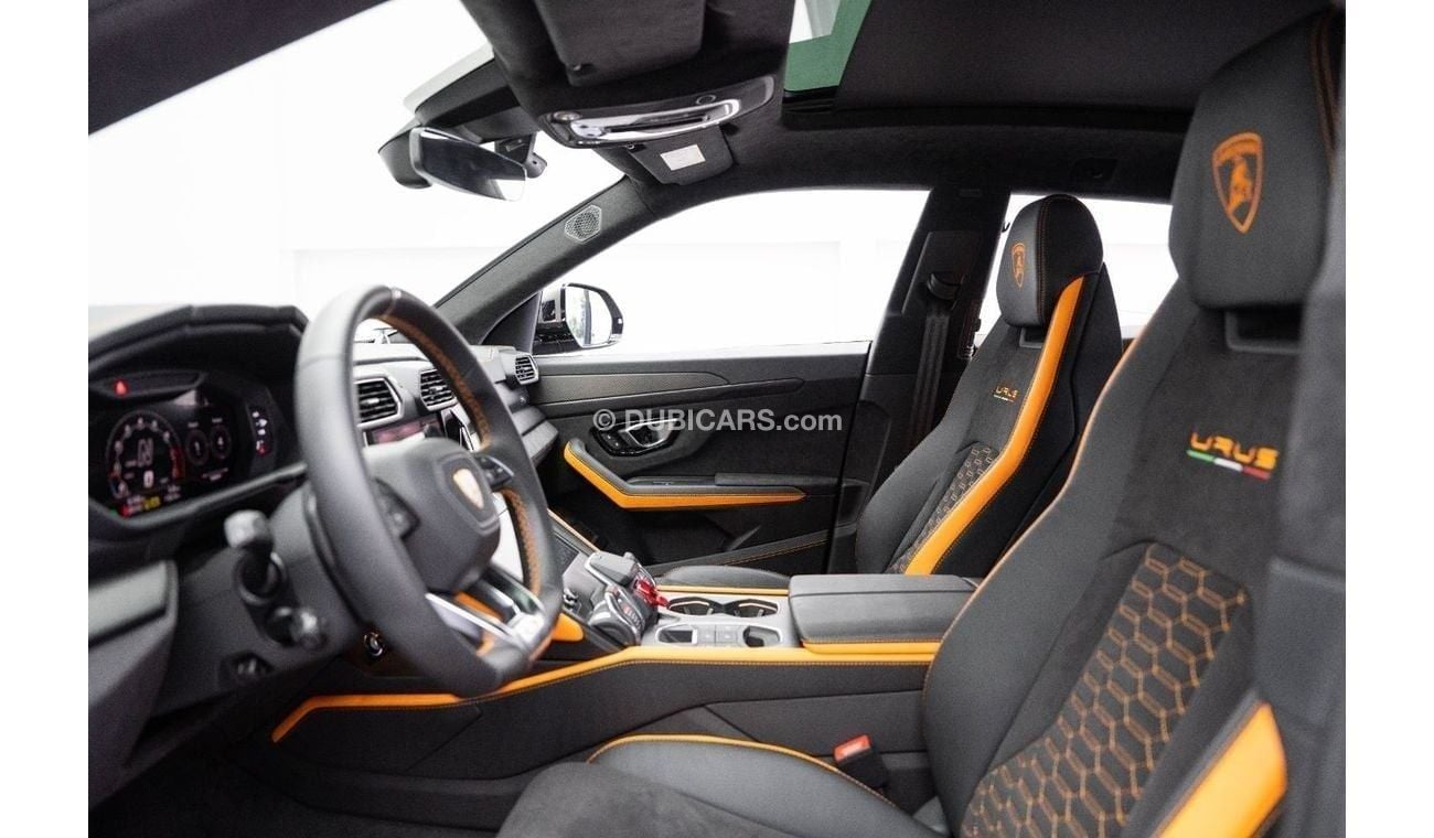 Lamborghini Urus 2022 - LAMBORGHINI URUS CAPSULE EDITION - SPECIAL PAINT - WARRANTY AVAILABLE