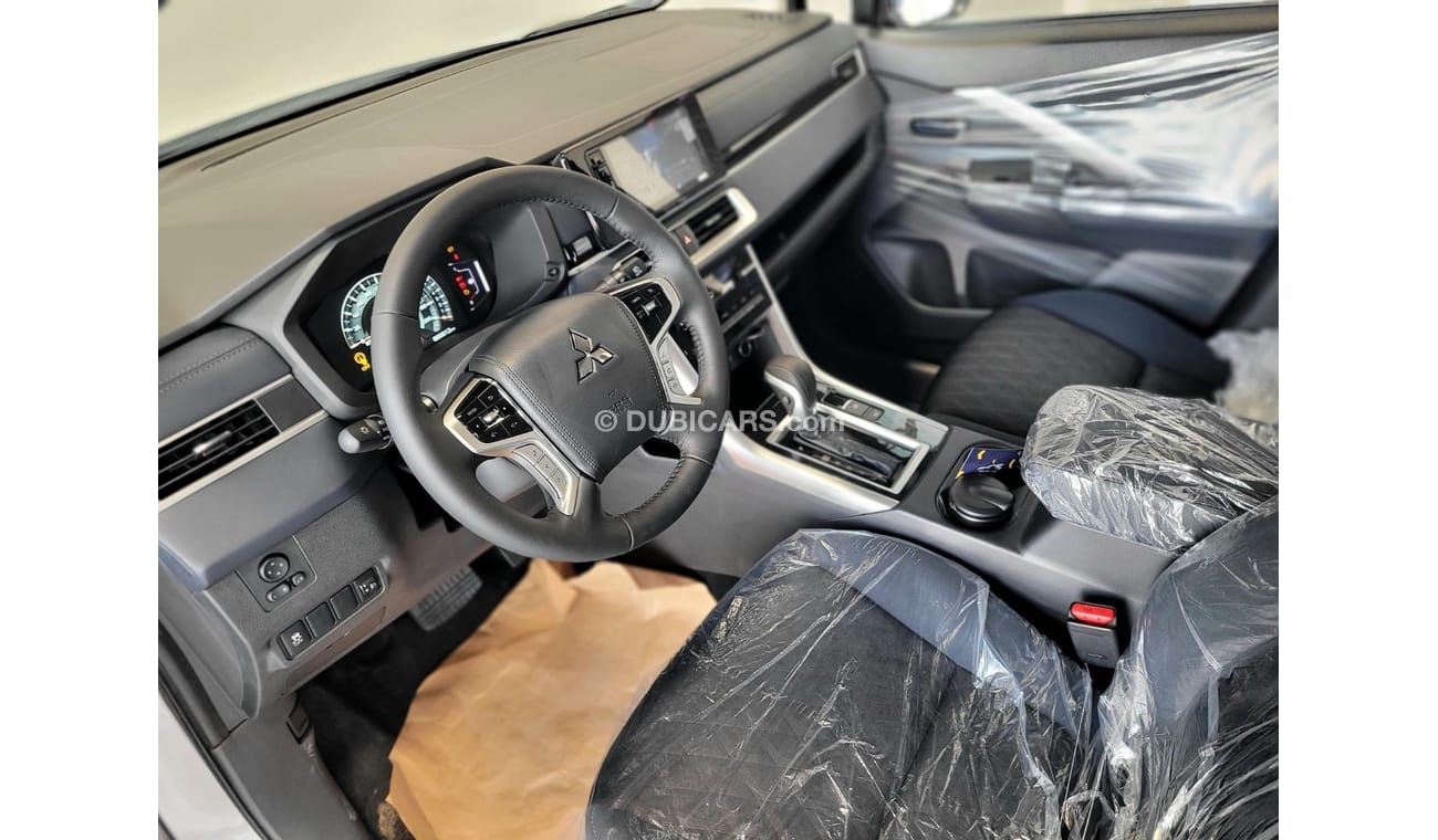 ميتسوبيشي إكسباندر MITSUBISHI XPANDER CROSS 1.5L 2025 (GCC)