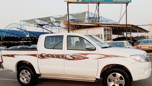 تويوتا هيلوكس Toyota Hilux 4X4 V4 2.7L Model 2011