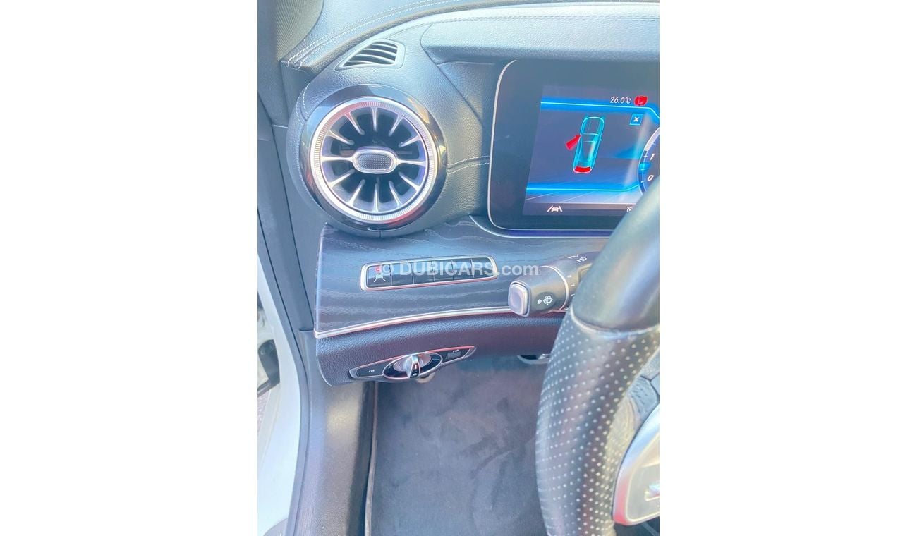 مرسيدس بنز E200 Mercedes E 200 Coupe Gulf 2020 in excellent condition, fully equipped