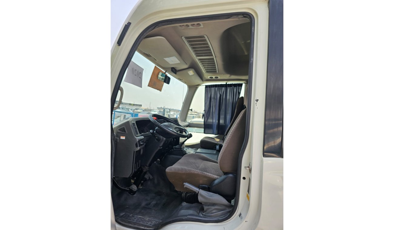 تويوتا كوستر DIESEL/ V4 ENGINE/ 23 SEATER/ LOW MILEAGE/ LOT#70721