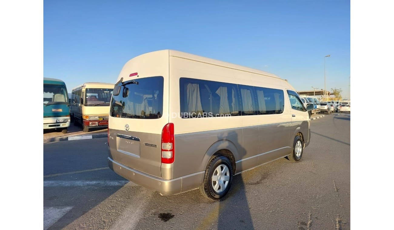 تويوتا هاياس TOYOTA HIACE COMMUTER VAN RIGHT HAND DRIVE(PM01634)