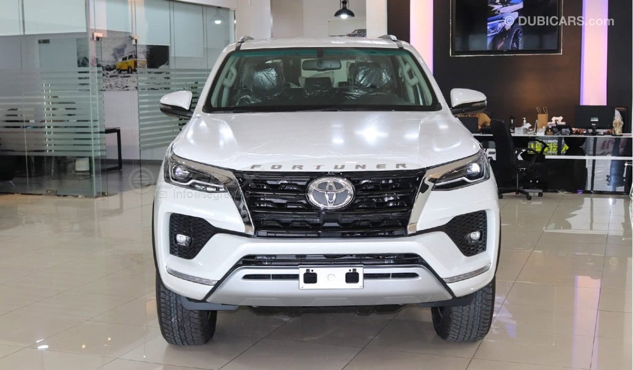 تويوتا فورتونر TOYOTA FORTUNER 4.0L SR5 PETROL A/T 4WD 2024