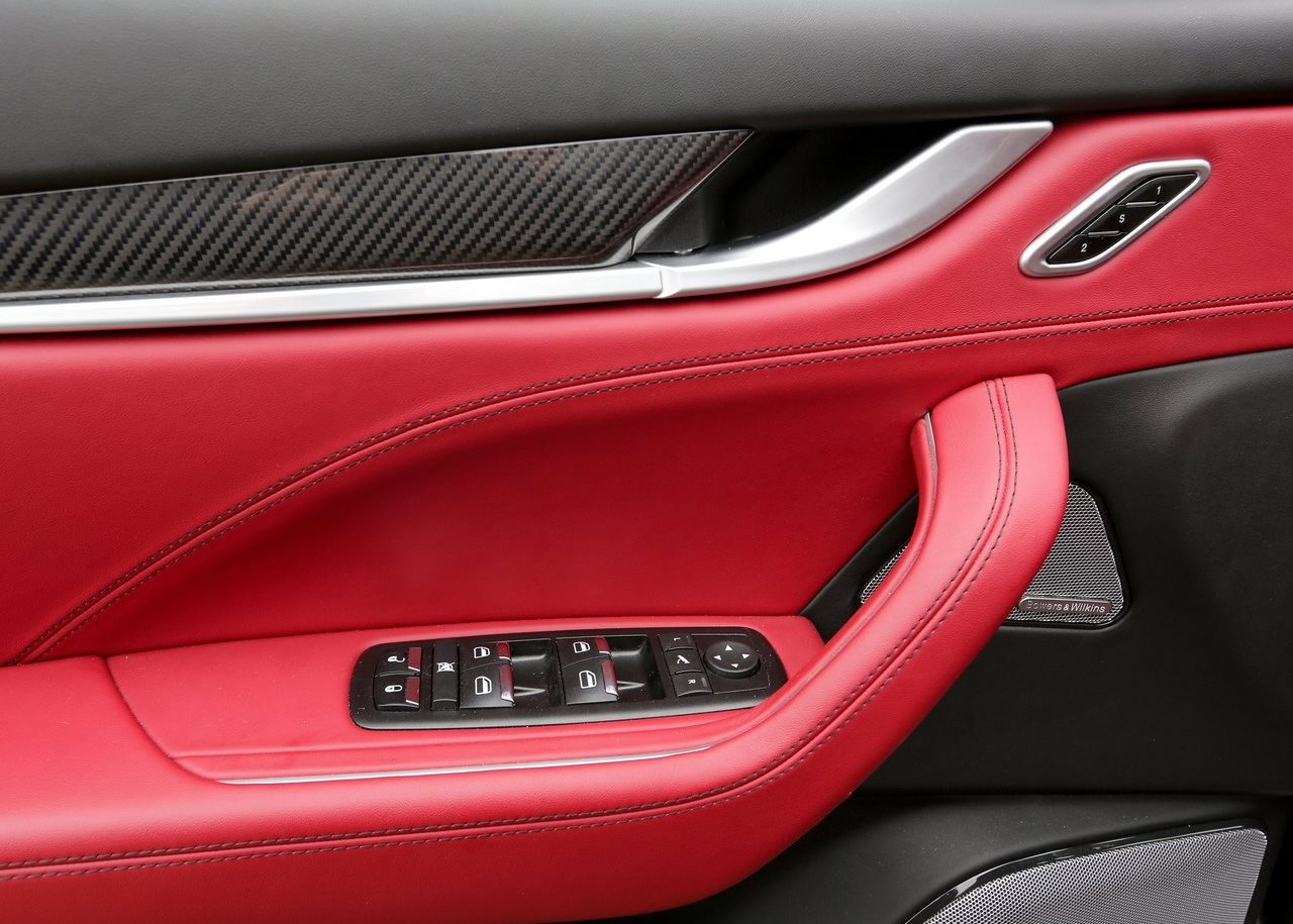 Maserati Levante interior - Door Panel