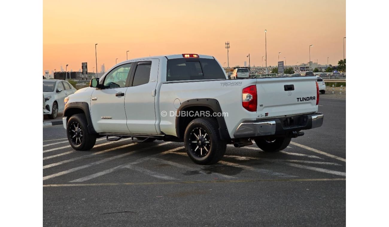 Toyota Tundra 2019 Model 4x4 , leather seats and with spacial interior