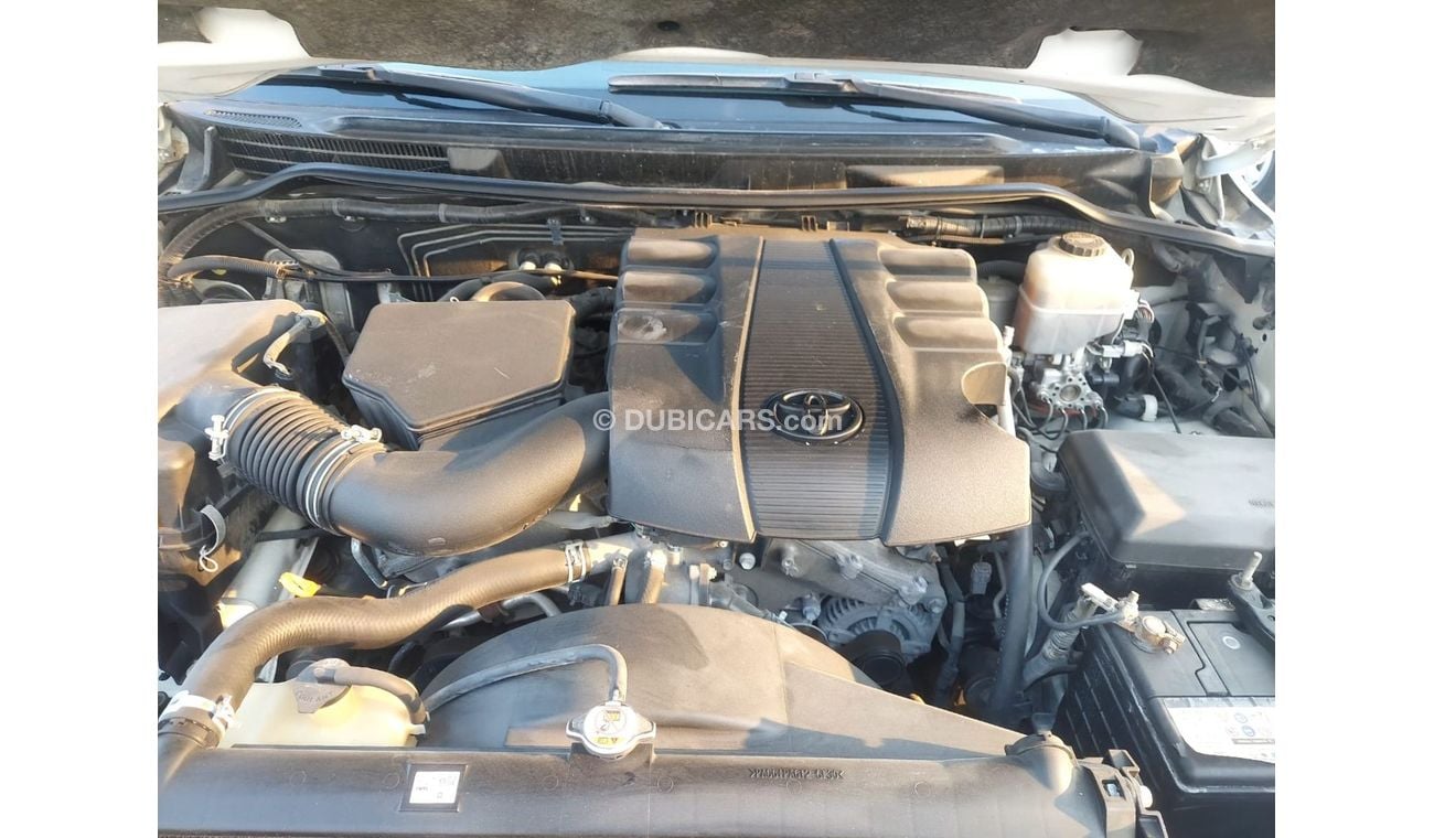 تويوتا لاند كروزر 200 4.0L V6 PETROL AUTOMATIC TRANSMISSION