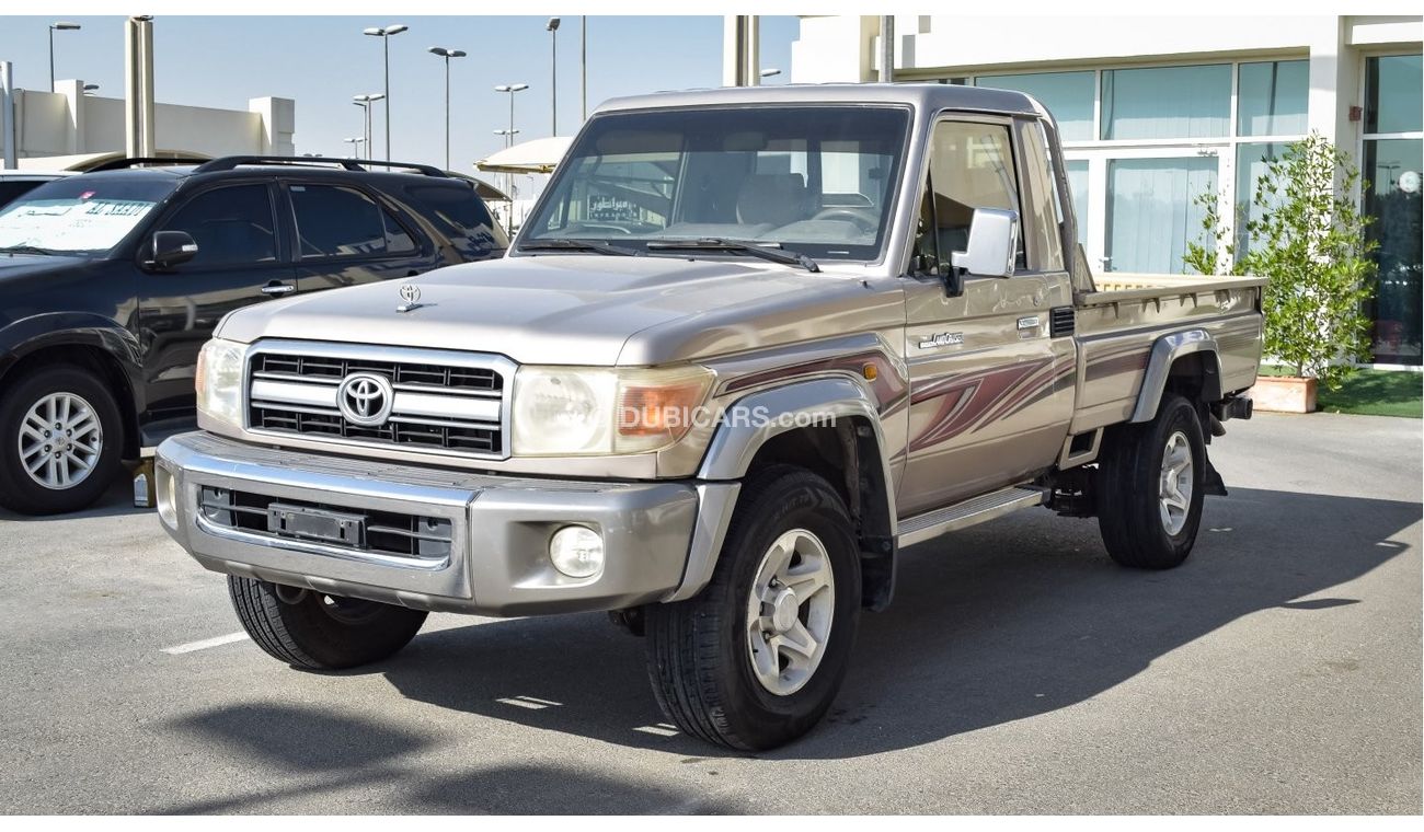 Toyota Land Cruiser Pick Up LX V6