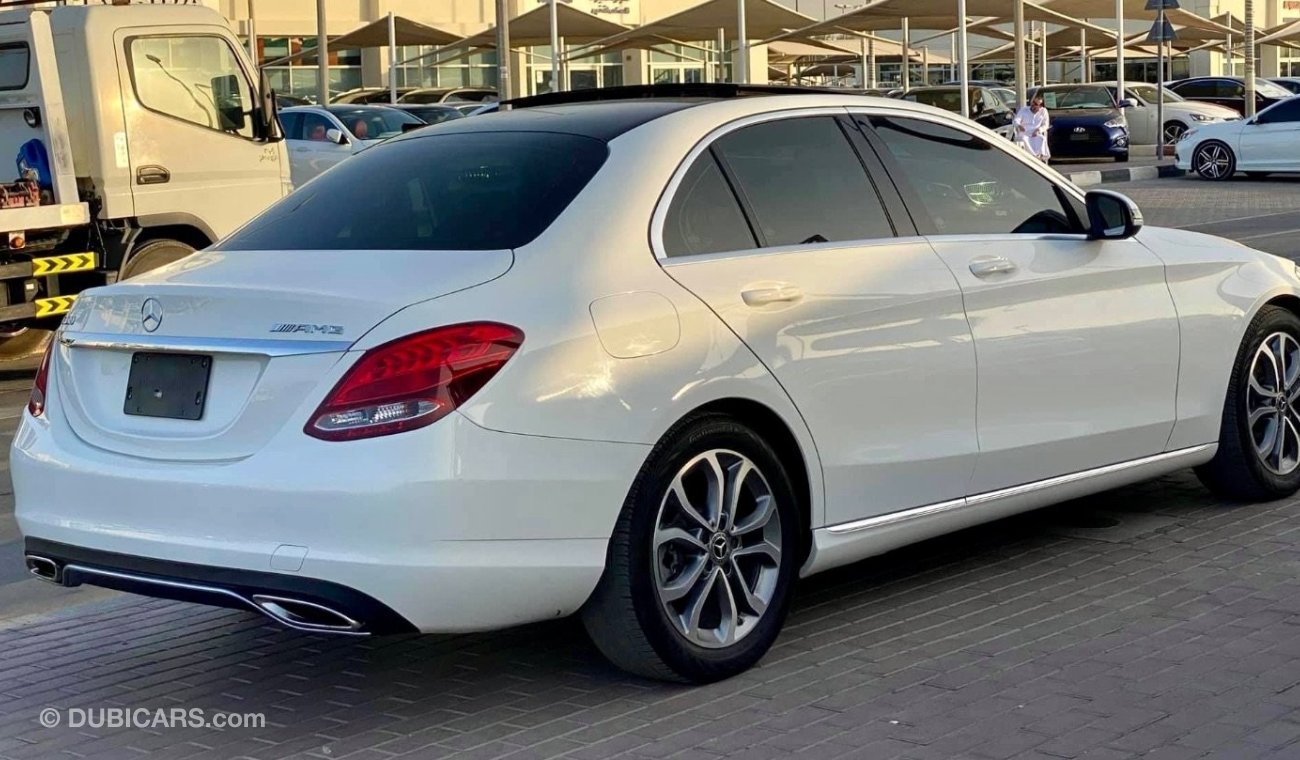 مرسيدس بنز C 300 لاكجري