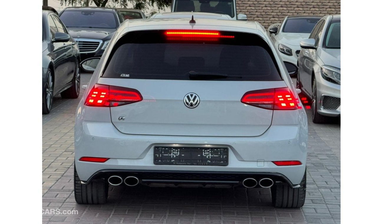 Volkswagen Golf R