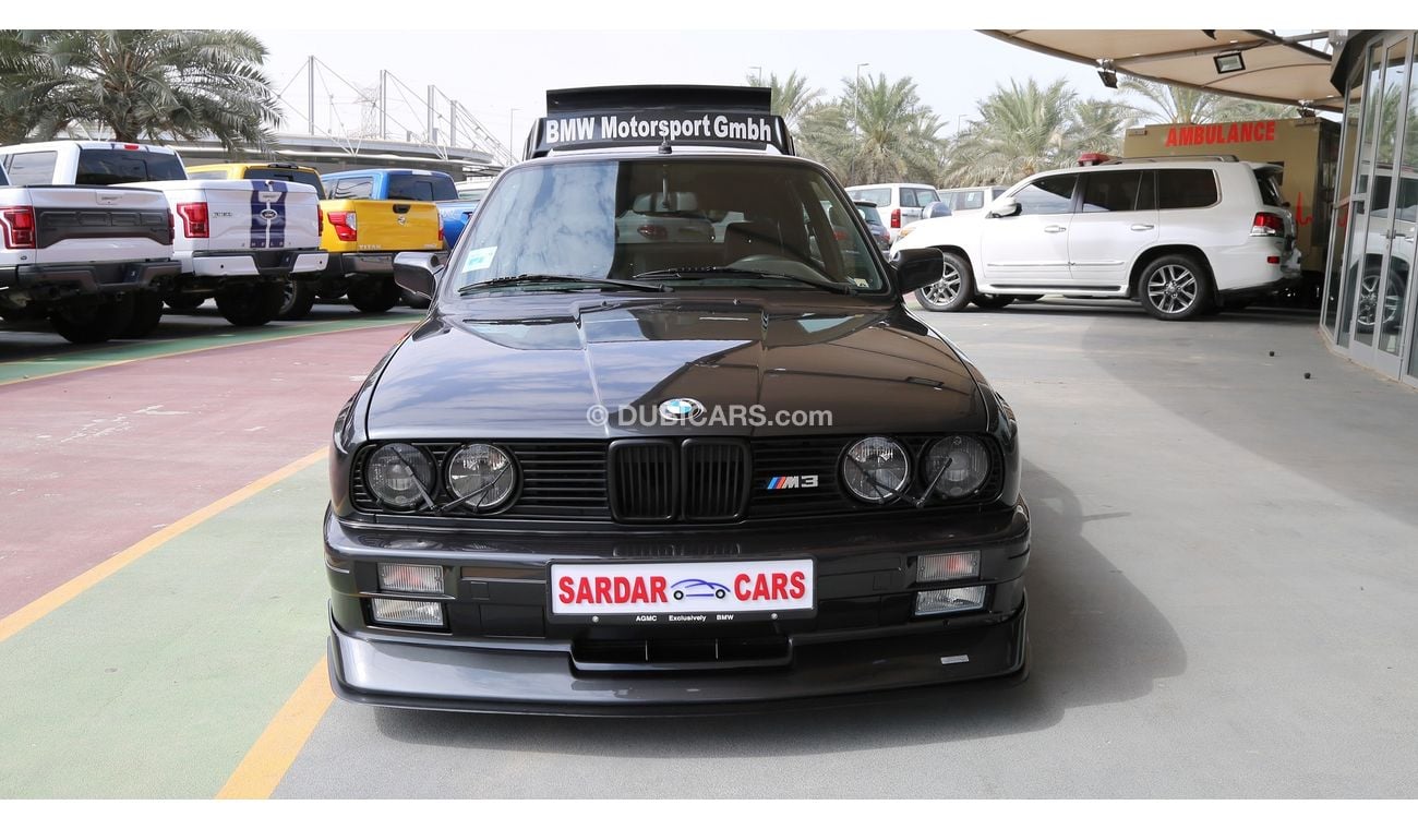 بي أم دبليو M3 E30