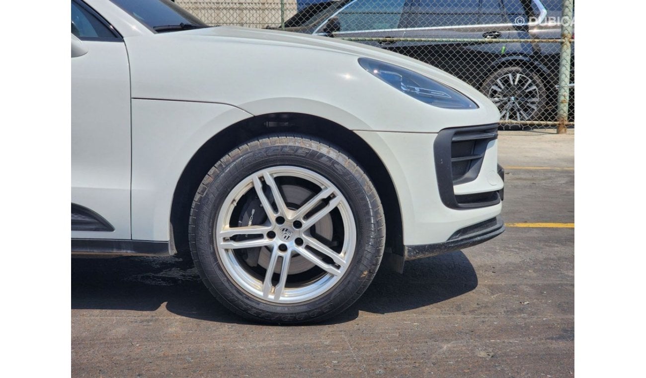 بورش ماكان 2023 Porsche Macan 2.0 - Very Low Mileage - Brand New Condition