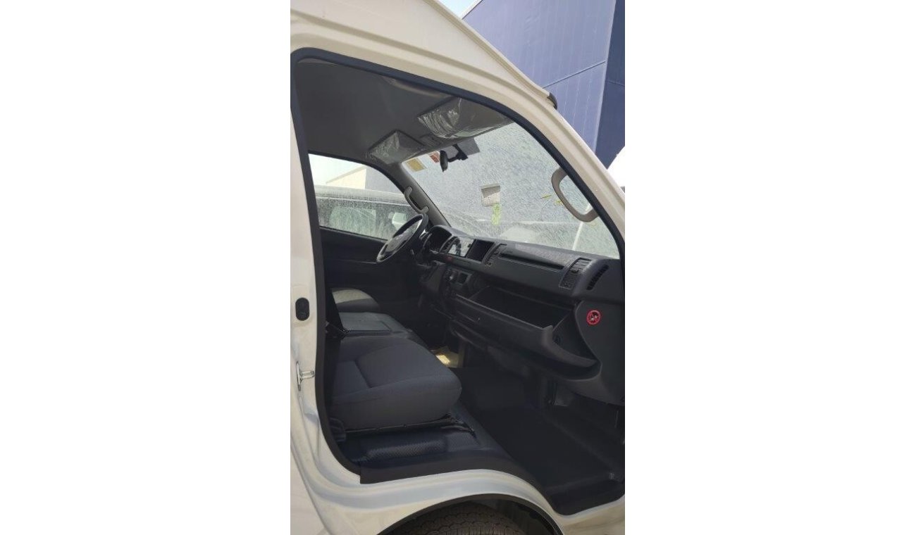 Toyota Hiace 2.5L V4 Diesel, Manual Gear, 15 Seats, Last 3 Units Ready Available, Export Only