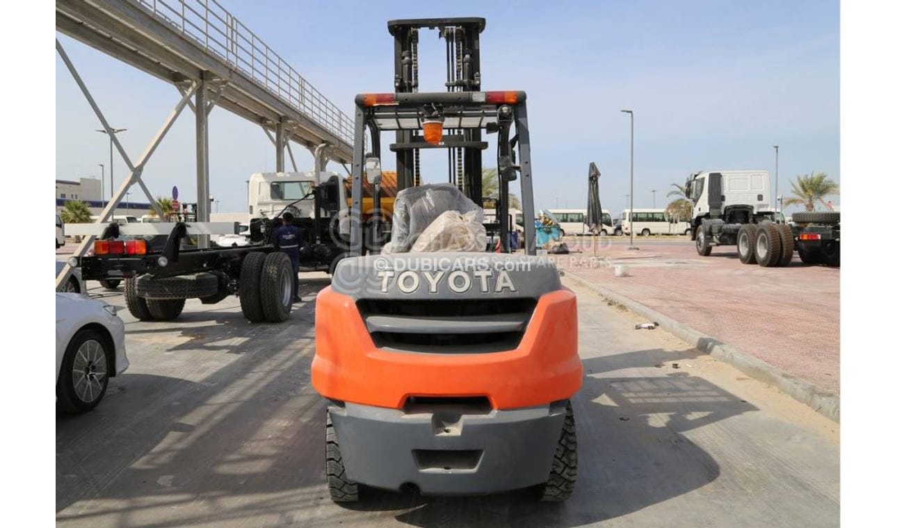 تويوتا فورك ليفت TOYOTA FORKLIFT DIESEL 5 TON W/SIDE SHIFT 3 STAGE 3 LEVER 3.7M LIFT HEIGHT MY23