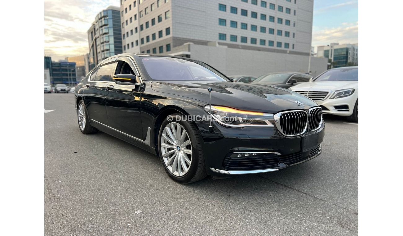 BMW 750Li Luxury Executive 4.4L Automatic. Gasoline. All wheel Drive. VIP 4 Seater