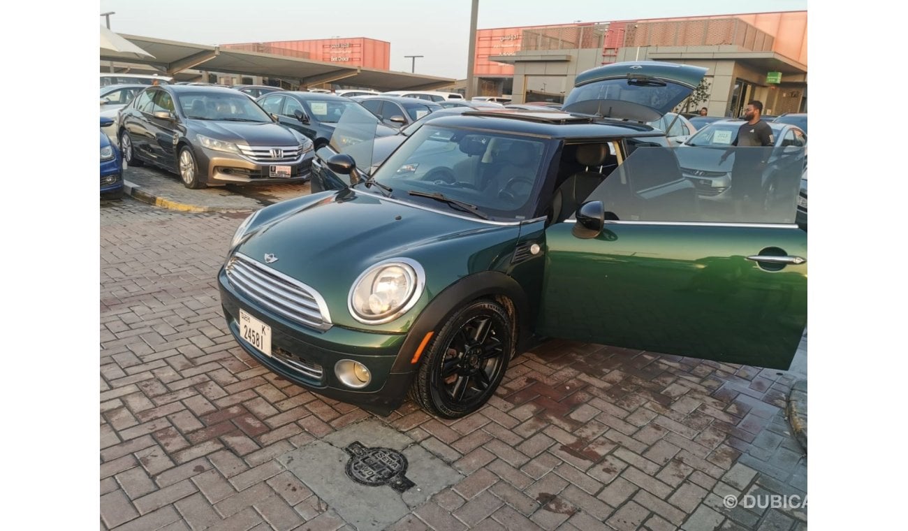 Mini Cooper Std In excellent condition and requires no expenses