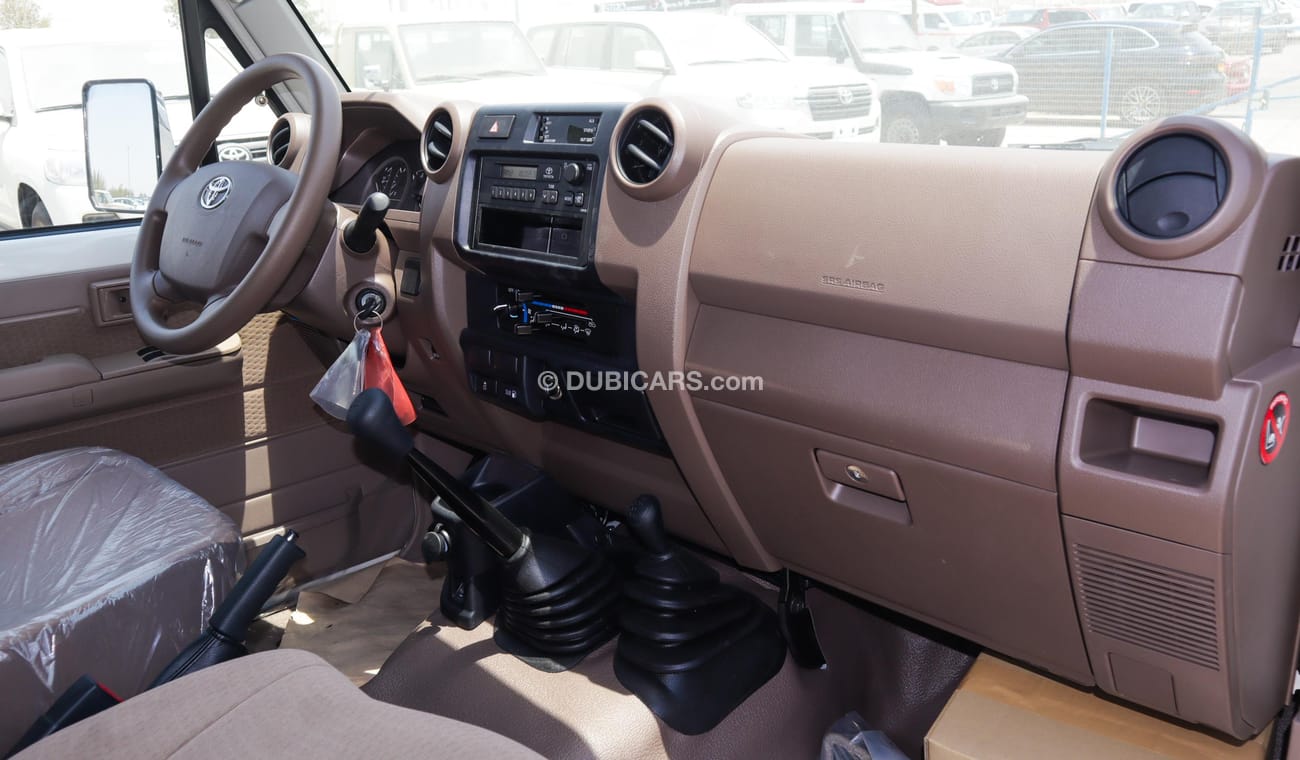 Toyota Land Cruiser Pick Up LX V8