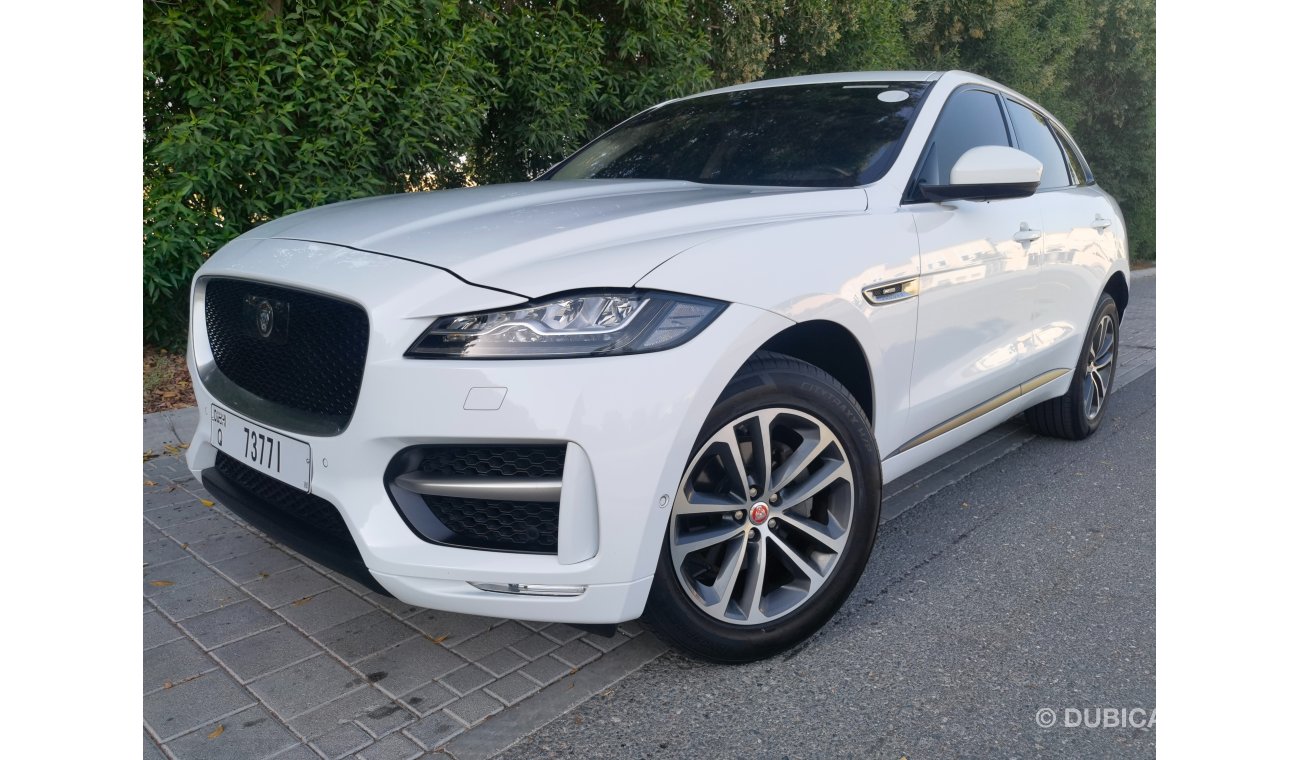 جاكوار F Pace 2.0T R-Dynamic SE (250 PS)