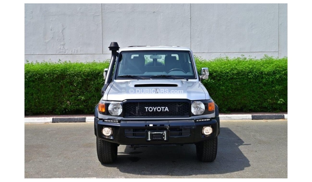 Toyota Land Cruiser Pick Up 79 Black Edition