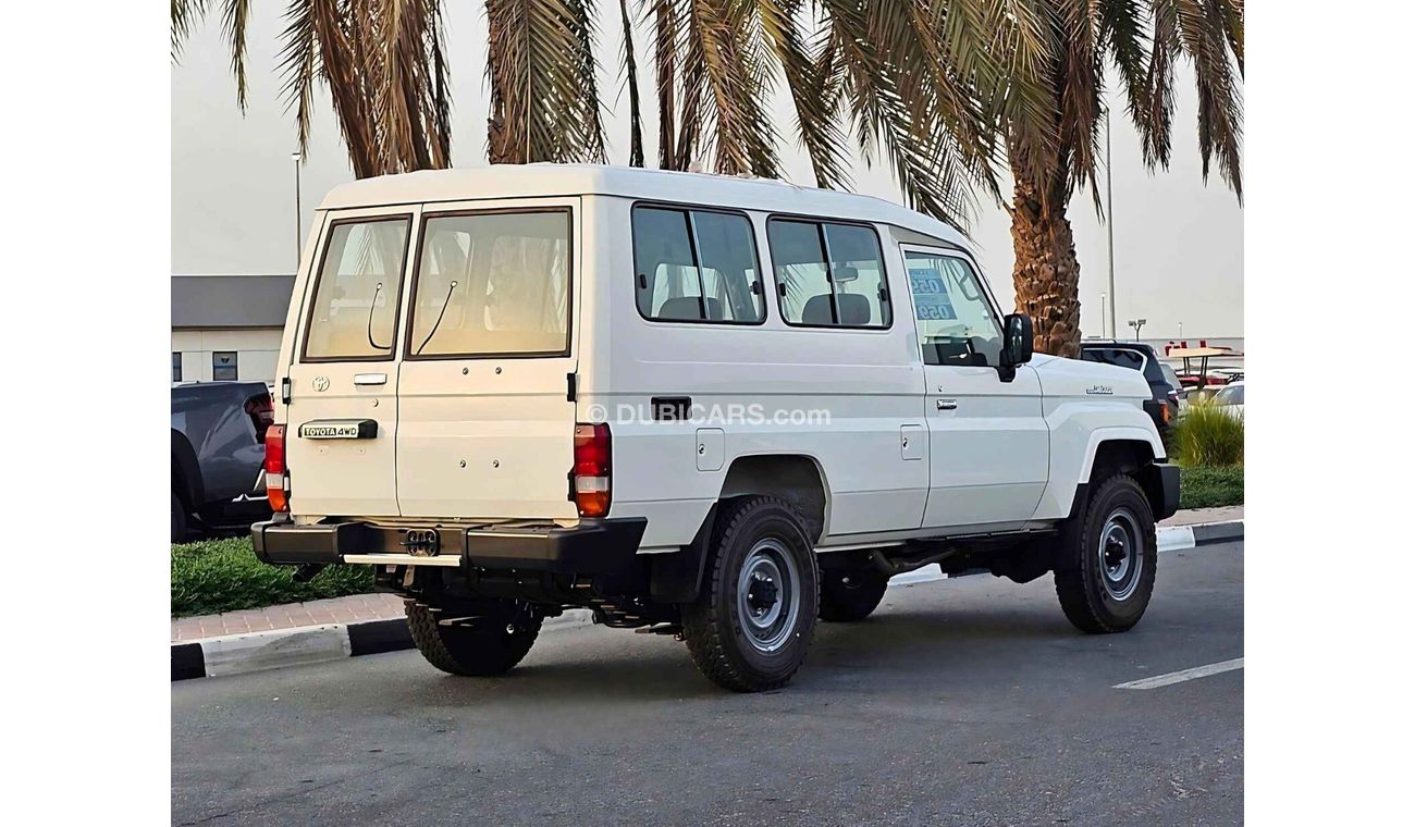 تويوتا لاند كروزر هارد توب LC78 / V6 / 4.2L DIESEL / M/T / POWER WINDOWS WITH LEATHER (CODE # 68036)