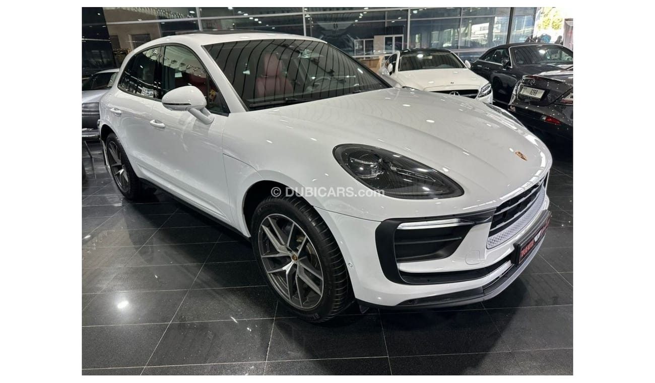 Used Porsche Macan 2023 for sale in Dubai - 710969