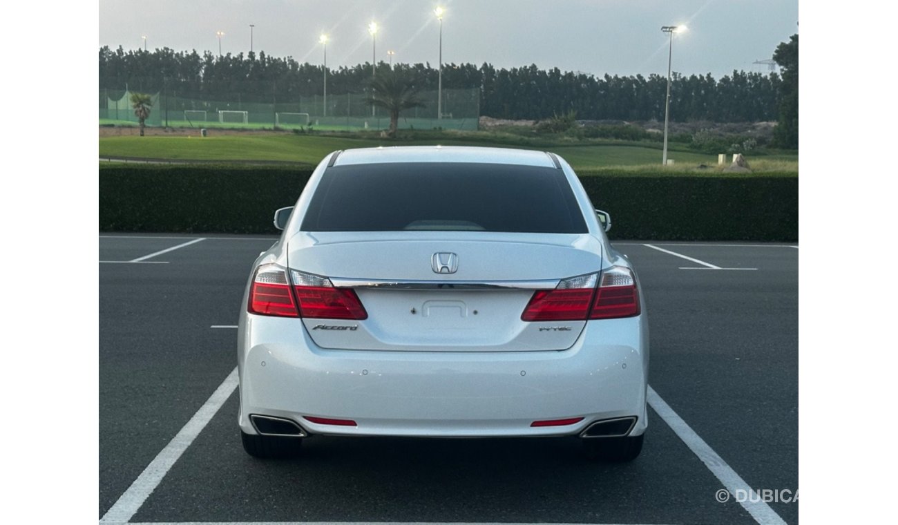 Honda Accord Sport MODEL 2016 GCC CAR PERFECT  CONDITION INSIDE AND OUTSIDE FULL OPTION SUN ROOF