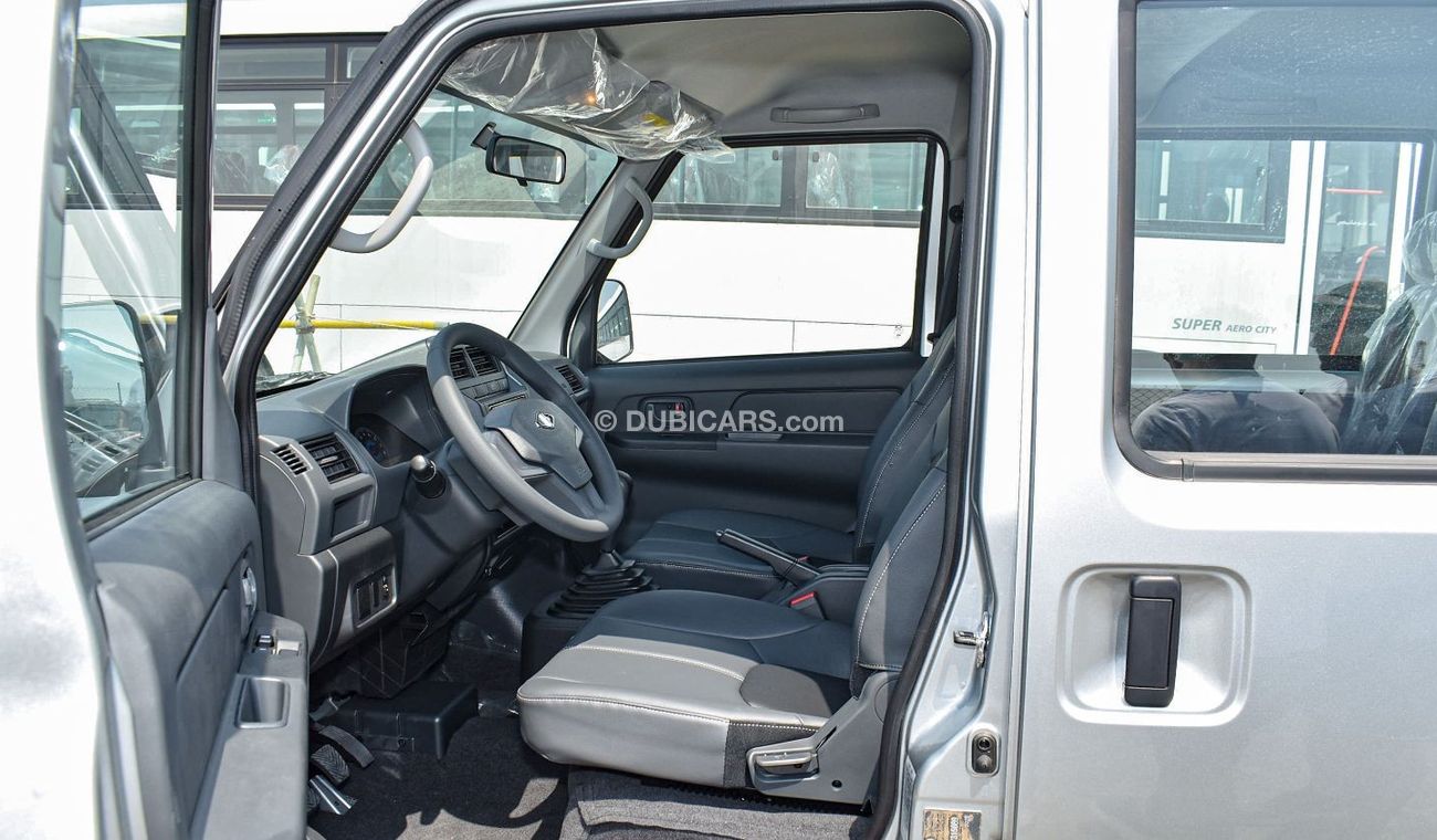 CMC Veryca Veryca Window Van 1.5L / 2WD / 5MT / 8 seater