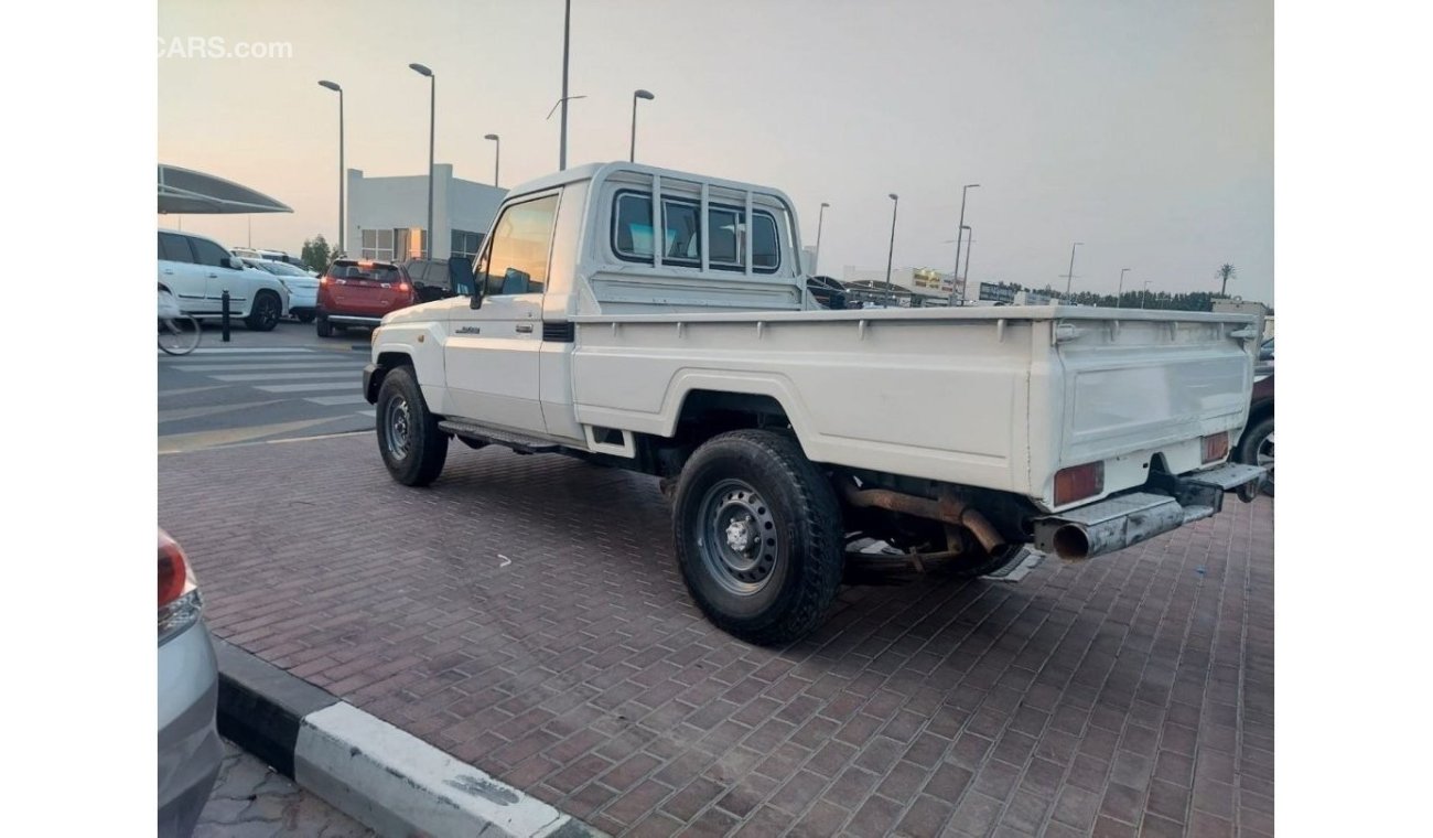 تويوتا لاند كروزر بيك آب 79 SC 4.2L DIESEL MANUAL TRANSMISSION