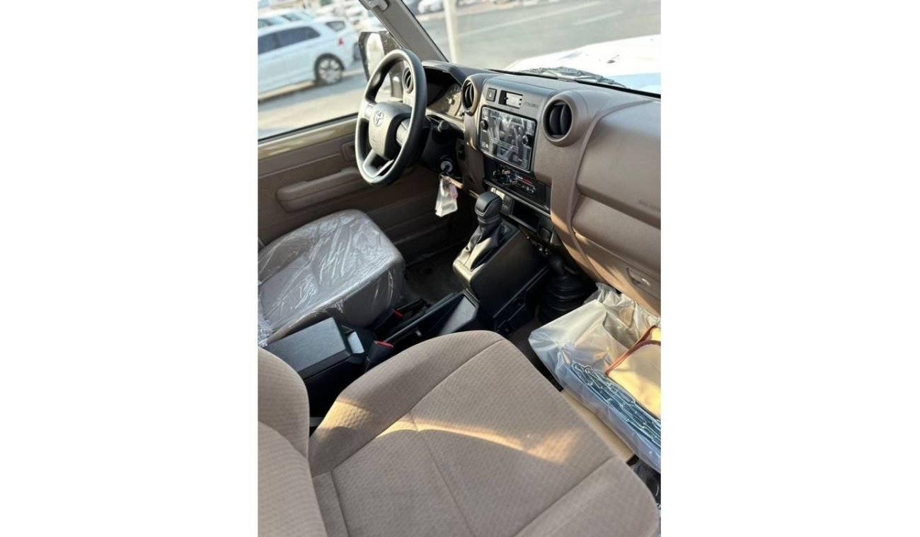 تويوتا لاند كروزر بيك آب Toyota Land Cruiser Pickup LC79 Double Cabin Petrol 4.0 Model 2024