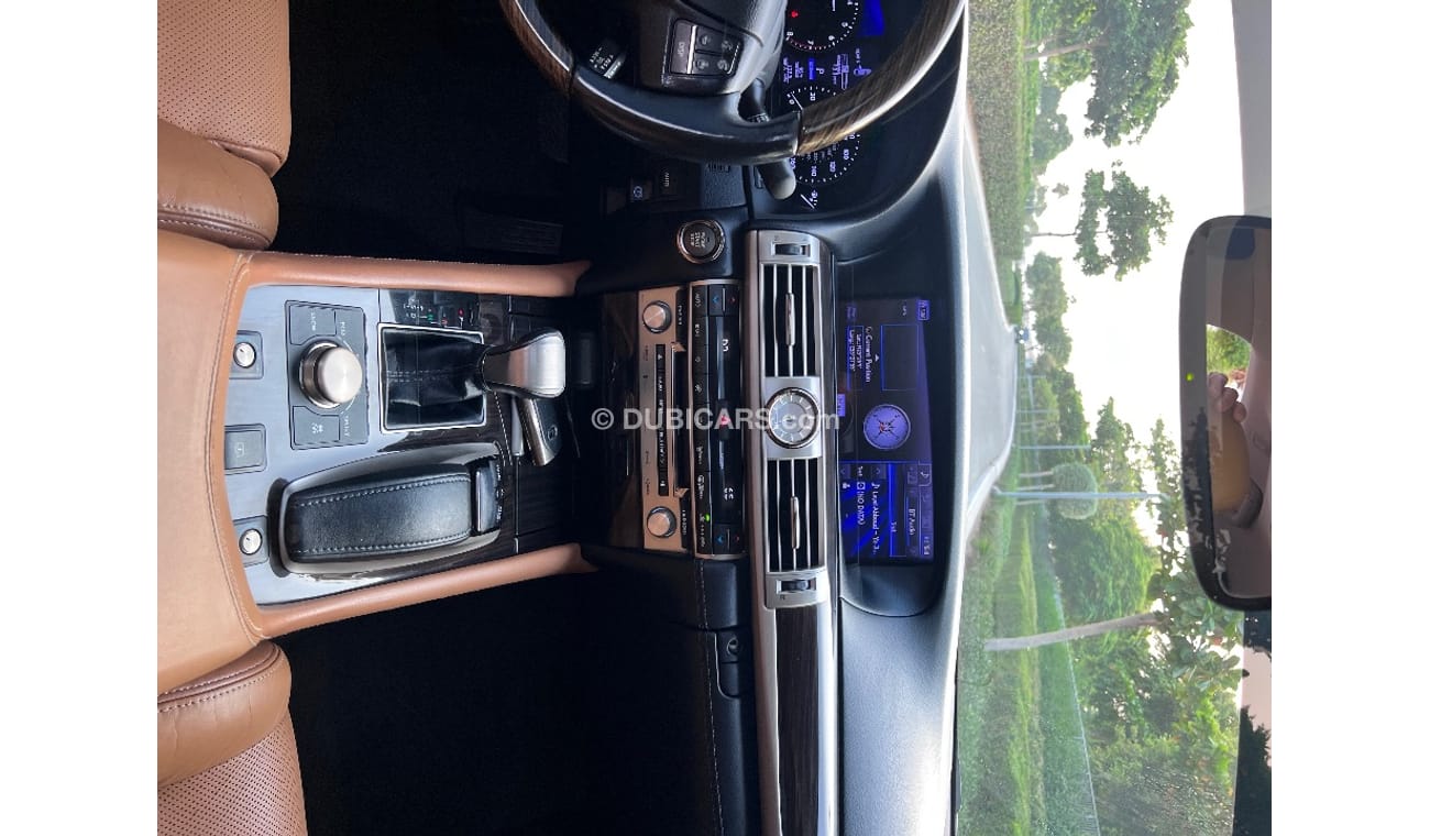 Lexus LS460 Lexus LS460, in agency condition, registered a month ago, 75,000 thousand, American import