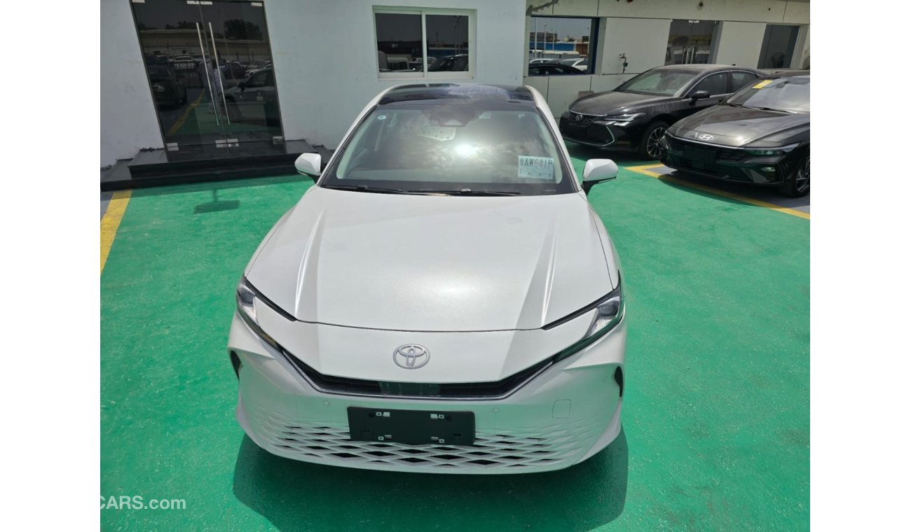 Toyota Camry 2.0L HYBRID 2024