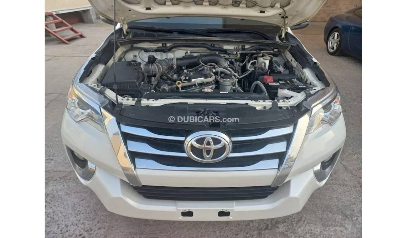 Toyota Fortuner TOYOTA FORTUNER 2.7EXR 2020 IN EXCELLENT CONDITION WITH SET OF 03 KEYS