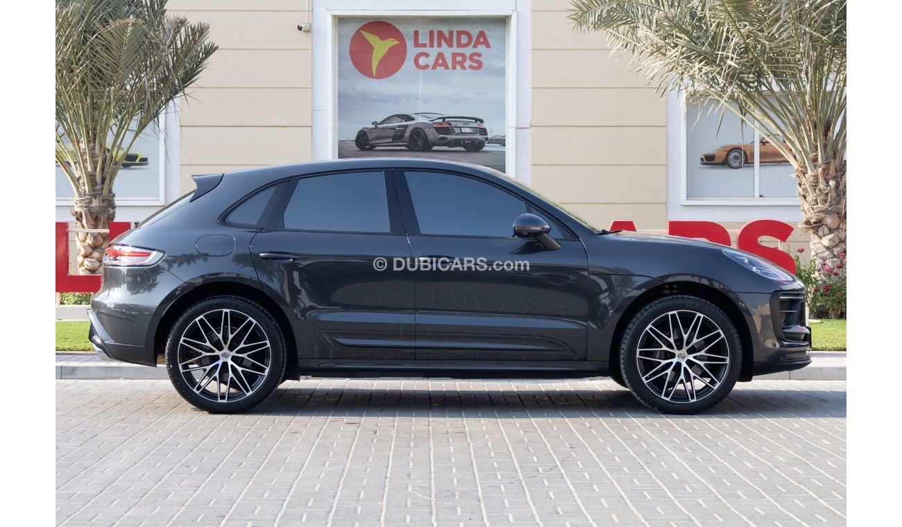 Porsche Macan Std 2.0L (252 HP) Porsche Macan 2023 GCC under Agency Warranty and Service Contract with Flexible Do