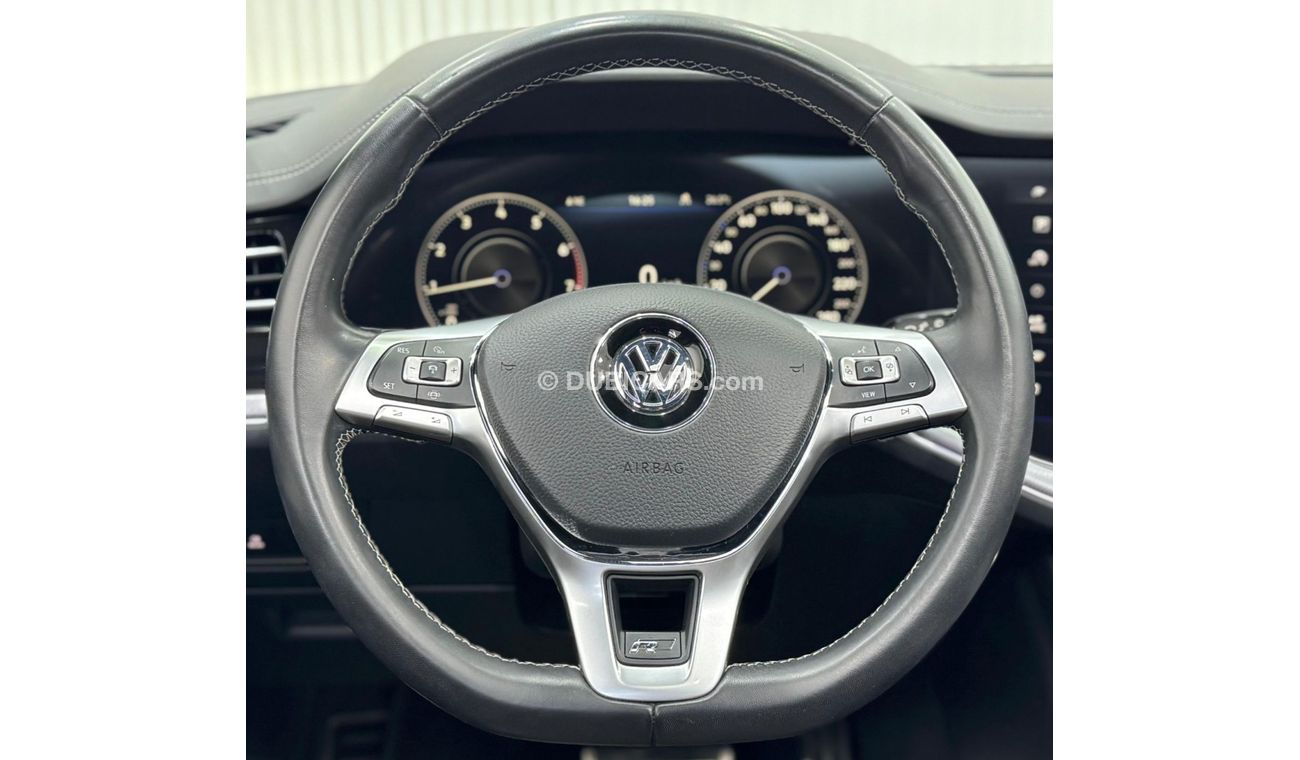 Volkswagen Touareg R-Line 3.0L AWD 2020 Volkswagen Touareg R-Line Black Edition, 1 Year Warranty, Full Agency Service H