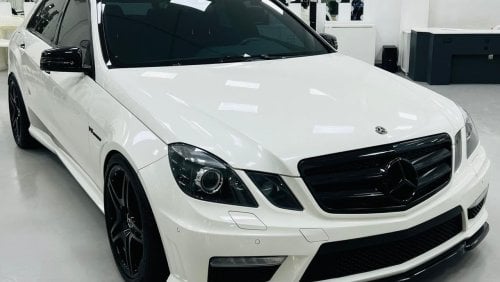 Mercedes-Benz E 63 AMG Std 5.5L