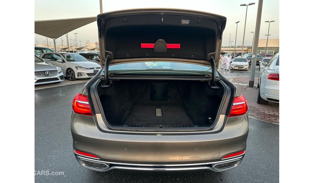 بي أم دبليو 750Li لاكجري بلس