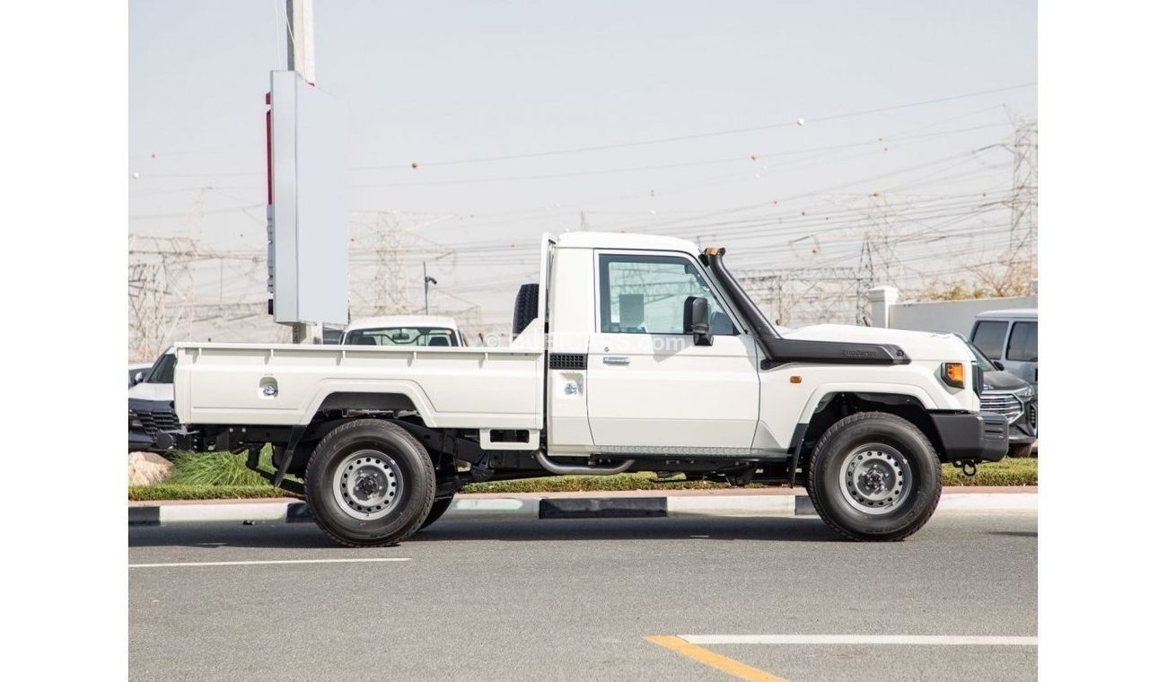 Toyota Land Cruiser Pick Up LC79 2.8 T/DSL STD-E A/T 4WD / GCC. For Local Registration +5%