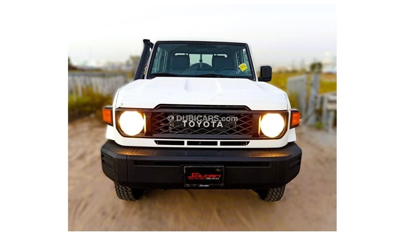 تويوتا لاند كروزر بيك آب Toyota land Cruiser pickup Double cabin Diesel  4.2L 6V M/T 4*4 basic 2024