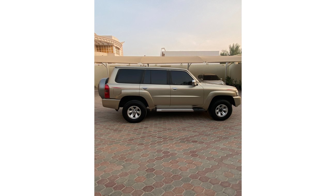 نيسان باترول Safari GL 4.8L A/T (7 Seater)