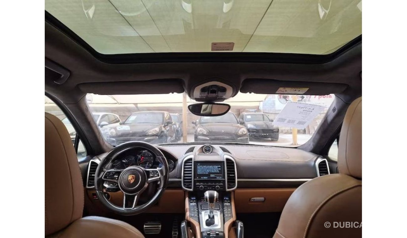 Porsche Cayenne Turbo PORSCHE CAYENNE TURBO 4.8L GCC 2015 WITH PADDLE SHIFT AND PANORAMIC ROOF IN EXCELLENT CONDITION