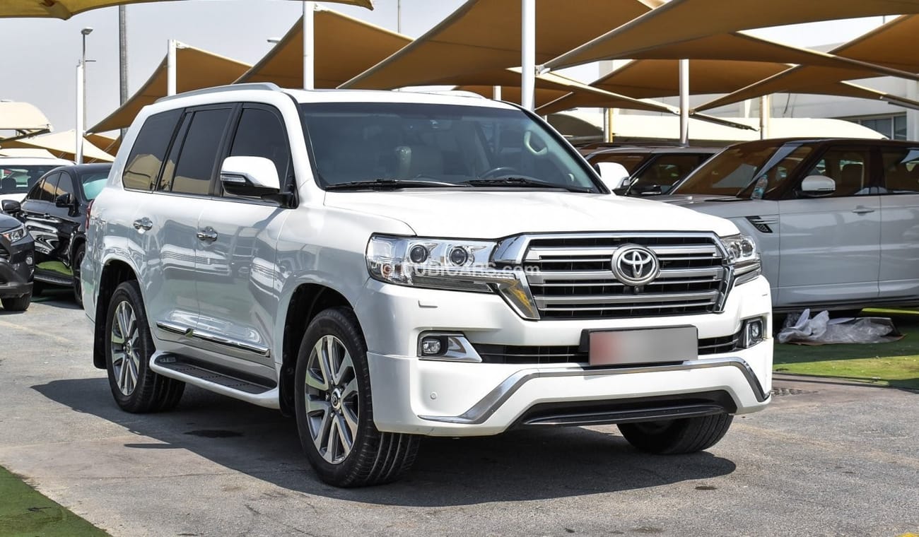 Toyota Land Cruiser VXR V8