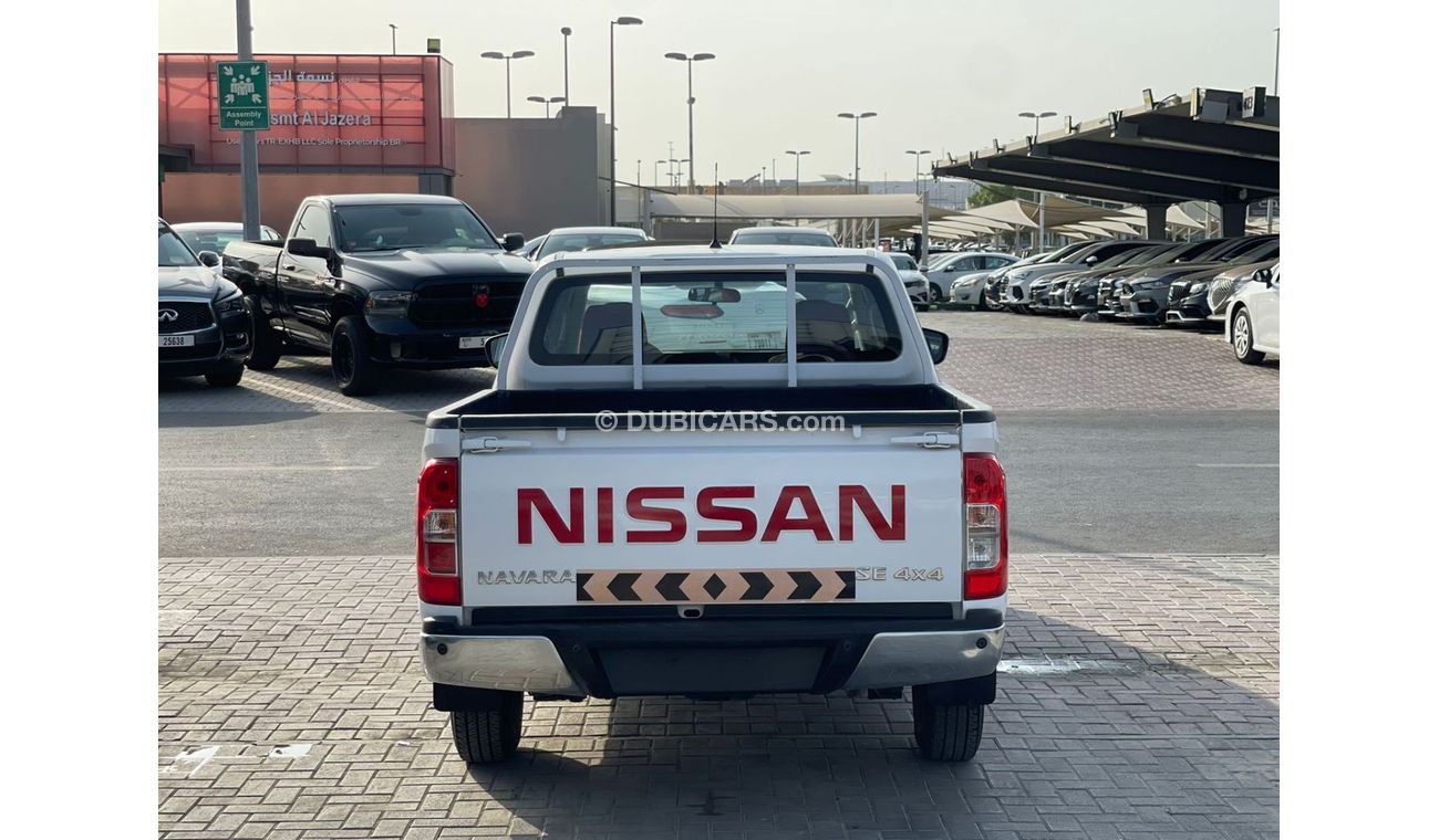 Nissan Navara 2017 I 4x4 I Full Automatic I Ref#302