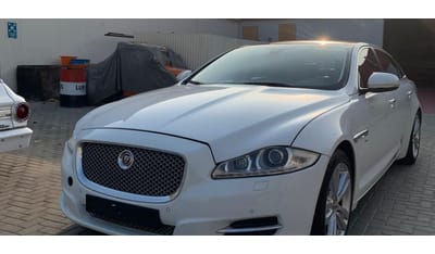 Jaguar XJ Luxury LWB 3.0L