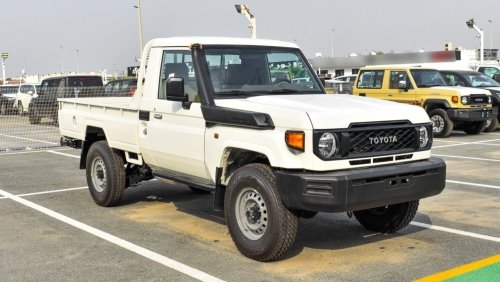 تويوتا لاند كروزر بيك آب LC79 SC 2.8L AT Diesel