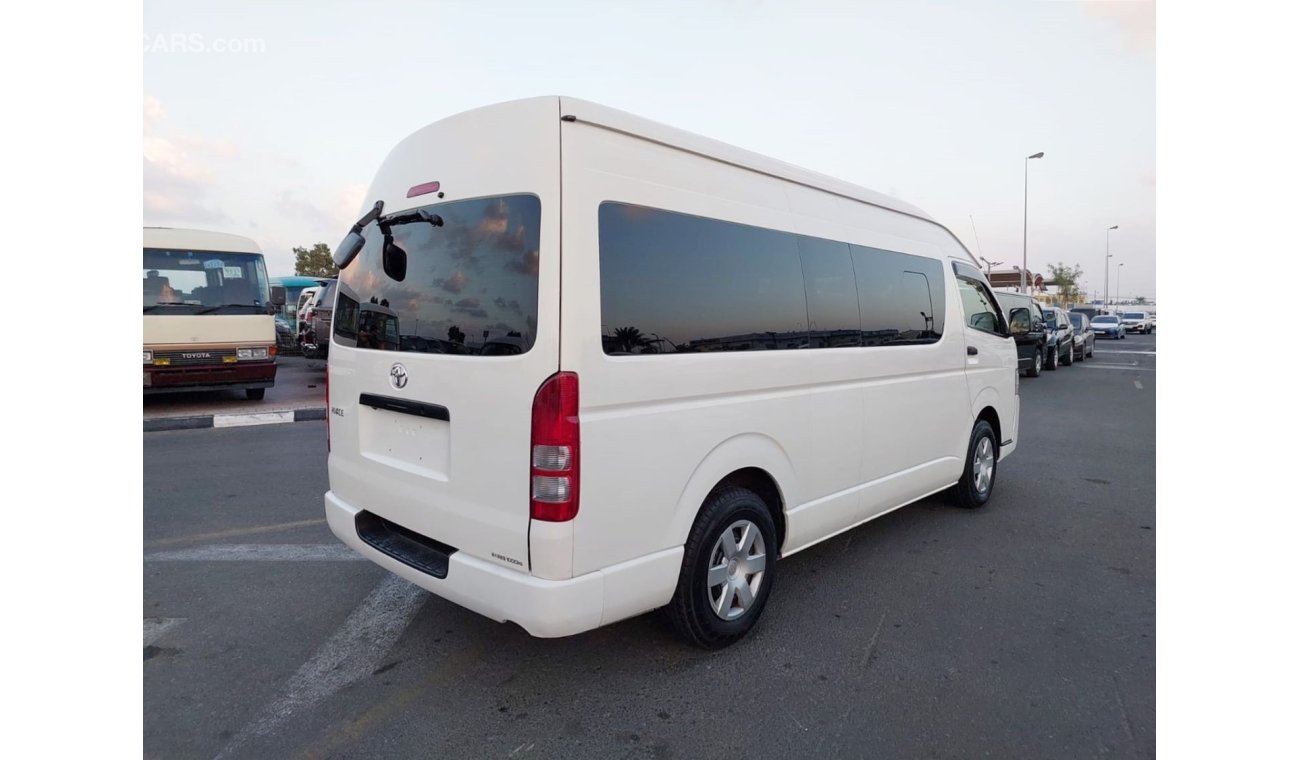 Toyota Hiace TOYOTA HIACE COMMUTER VAN RIGHT HAND DRIVE(PM13832)