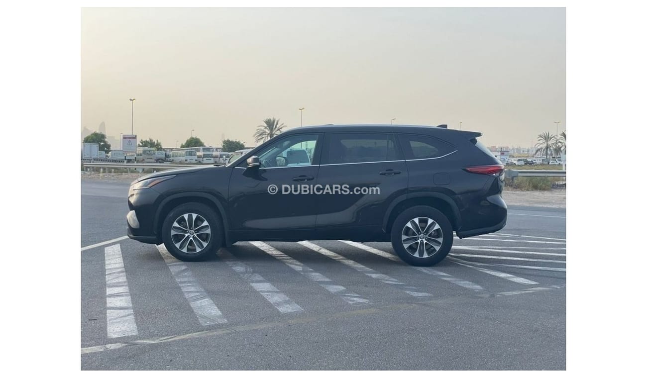 تويوتا هايلاندر 2021 Toyota Highlander XLE 4x4 All Wherl Drive 3.5L V6 /