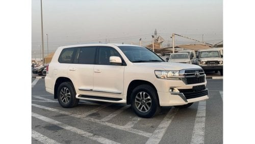 Toyota Land Cruiser 2016 Toyota Land Cruiser GXR+ V6 4.0L - No accident - 111,000 Km