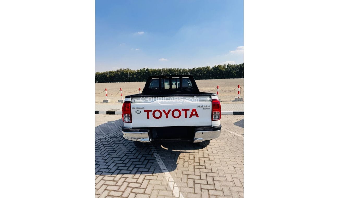 Toyota Hilux S GLX 2.7L 4WD A/T