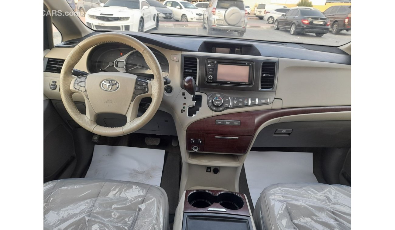 تويوتا سيينا Toyota Sienna 2014 xle